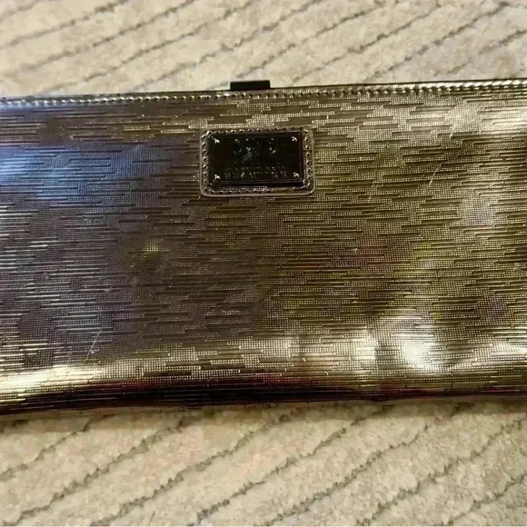 Kenneth Cole reaction silver clutch - Picture 1 of 6